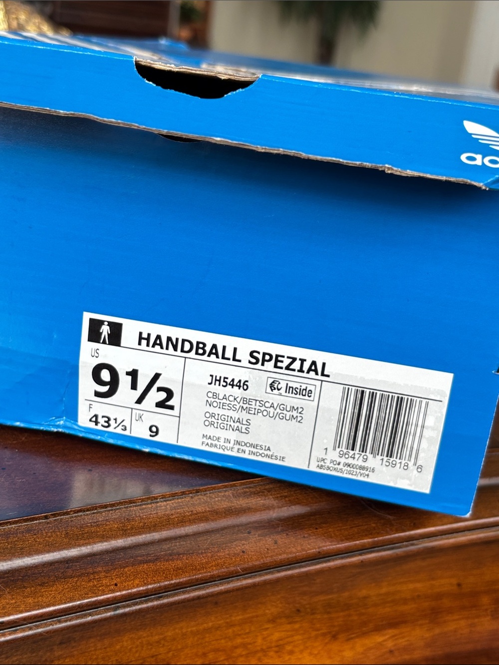 Adidas HANDBALL SPEZIAL Black Suede Red 3-Stripe Lace Up Sneakers Gum Rubber - Picture 13 of 14